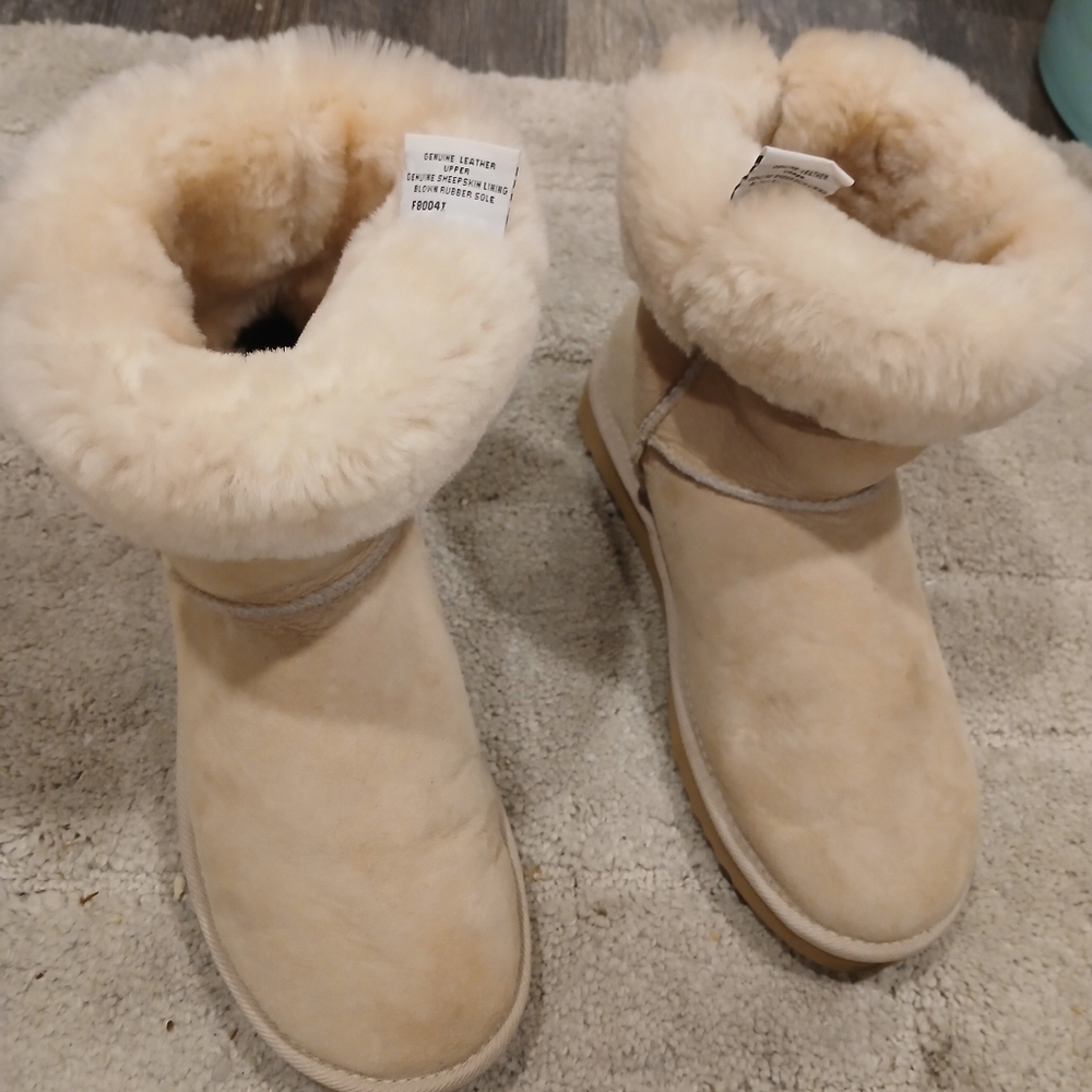 Ugg Boots - image 8